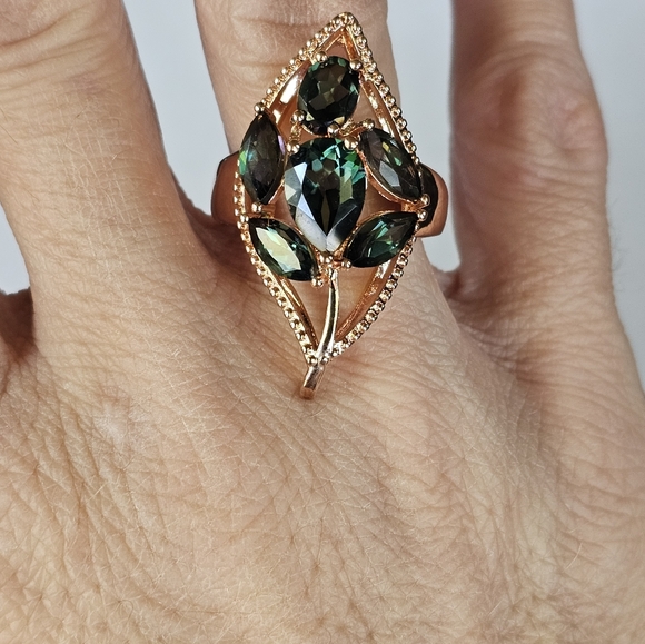 Magnificent Lab-Created Alexandrite in Copper with Rhodium Plating Size 8! - Picture 4 of 6